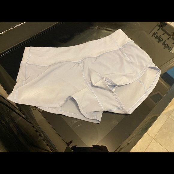 Lululemon speed up shorts 2.5” size 4 - Picture 4 of 7